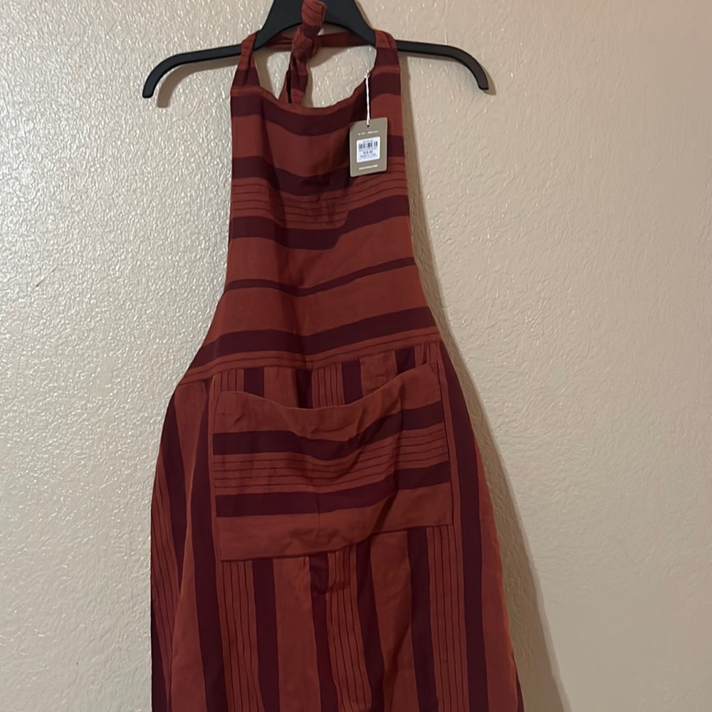 NWT Sur La Table Vintage Rust Red Apron. New!